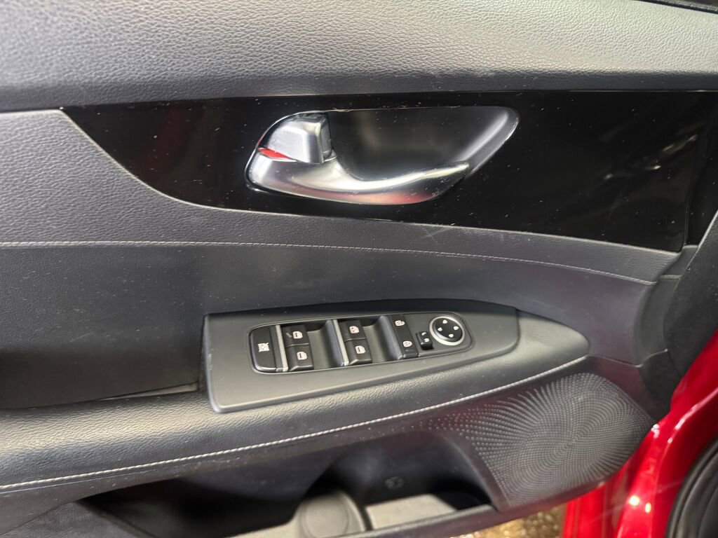 Used 2019 Kia Forte S w/ S Premium Package image 6