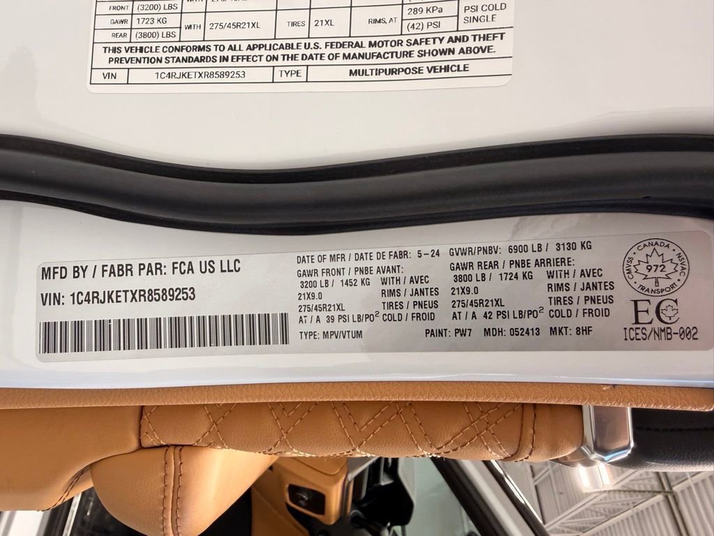 Used 2024 Jeep Grand Cherokee L Summit AWD/4WD image 65