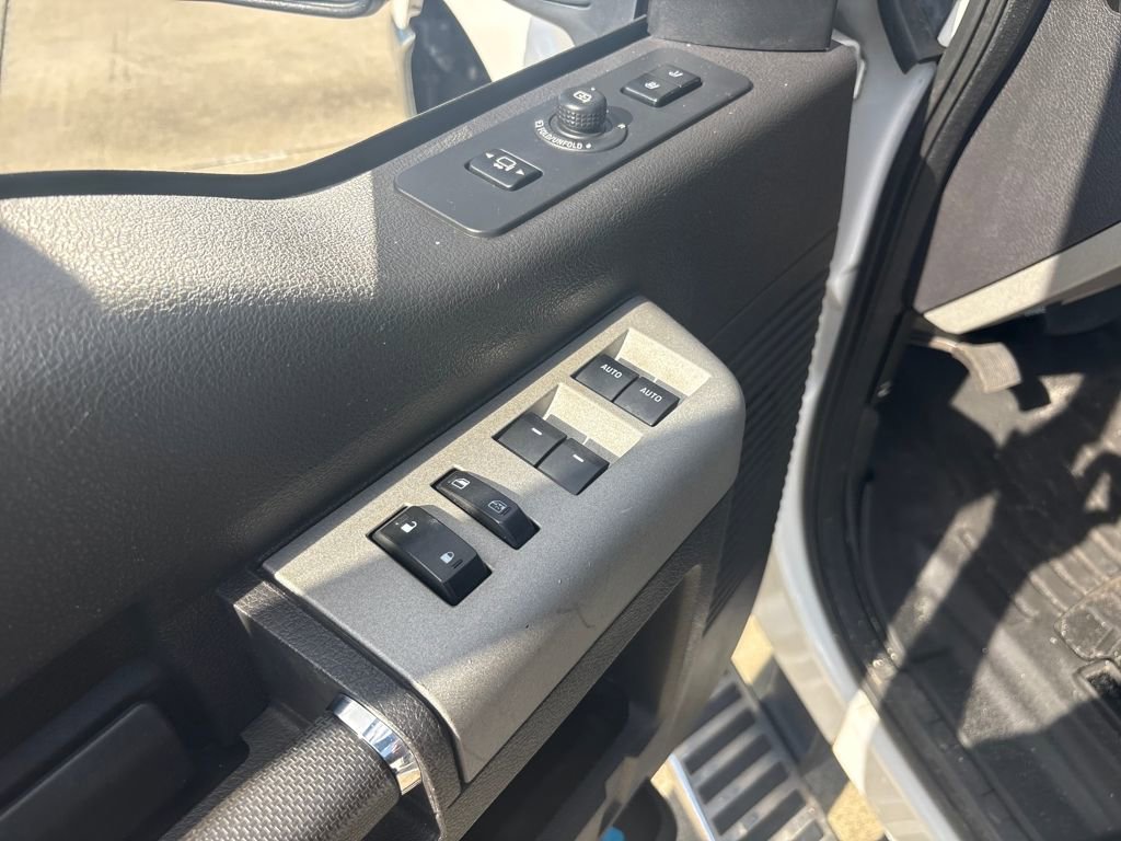 Used 2015 Ford F250 Lariat w/ Lariat Ultimate Package image 17