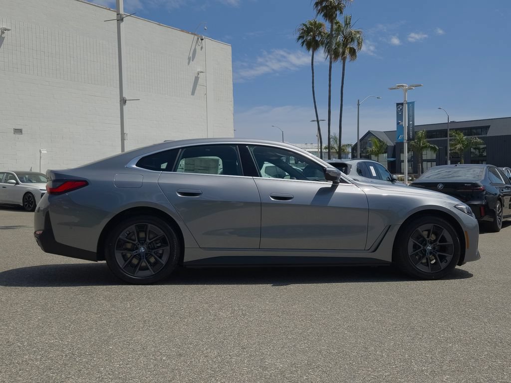 New 2026 BMW i4 eDrive40 w/ Parking Assistance Package RWD image 4