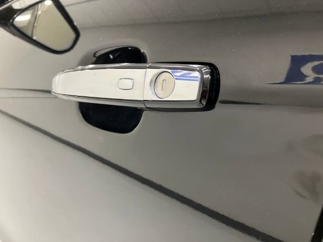 Used 2014 Cadillac SRX Premium AWD/4WD image 18