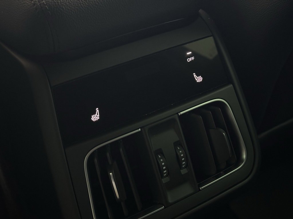 New 2024 Maserati Grecale GT image 18