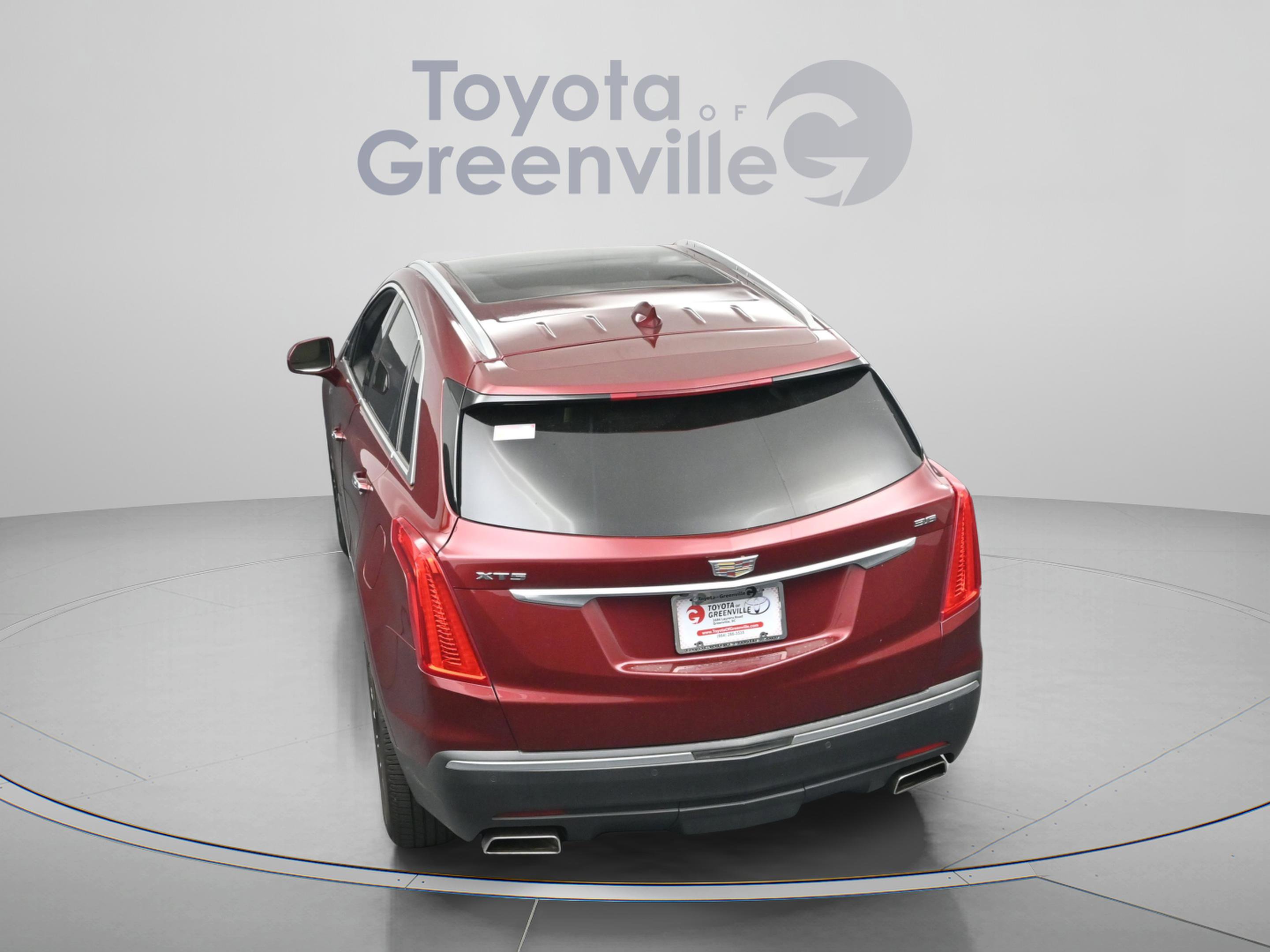 Used 2018 Cadillac XT5 Luxury w/ Driver Awareness Package FWD image 10