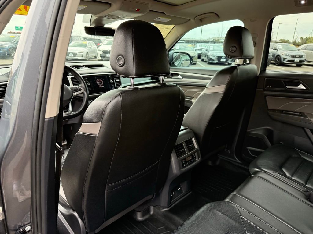 Used 2022 Volkswagen Atlas SEL Premium image 23