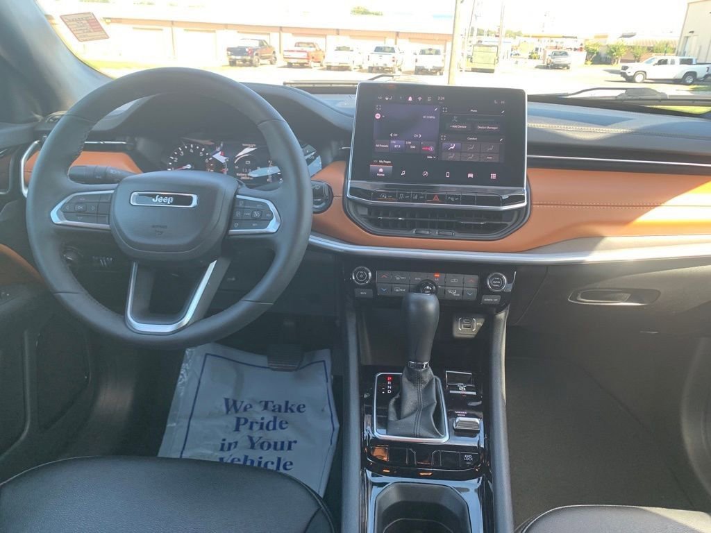 Used 2024 Jeep Compass Limited image 23