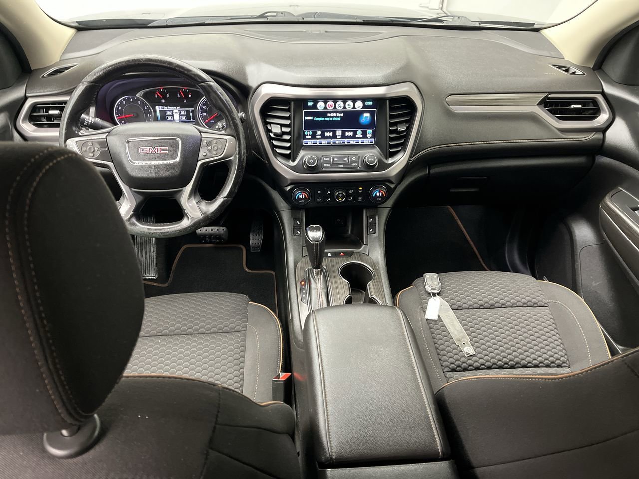 Used 2017 GMC Acadia SLE w/ Driver Alert Package I AWD/4WD image 4