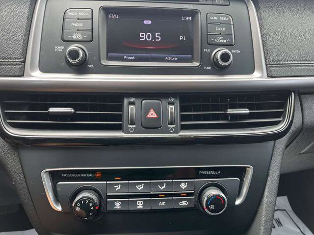 Used 2017 Kia Optima LX image 30