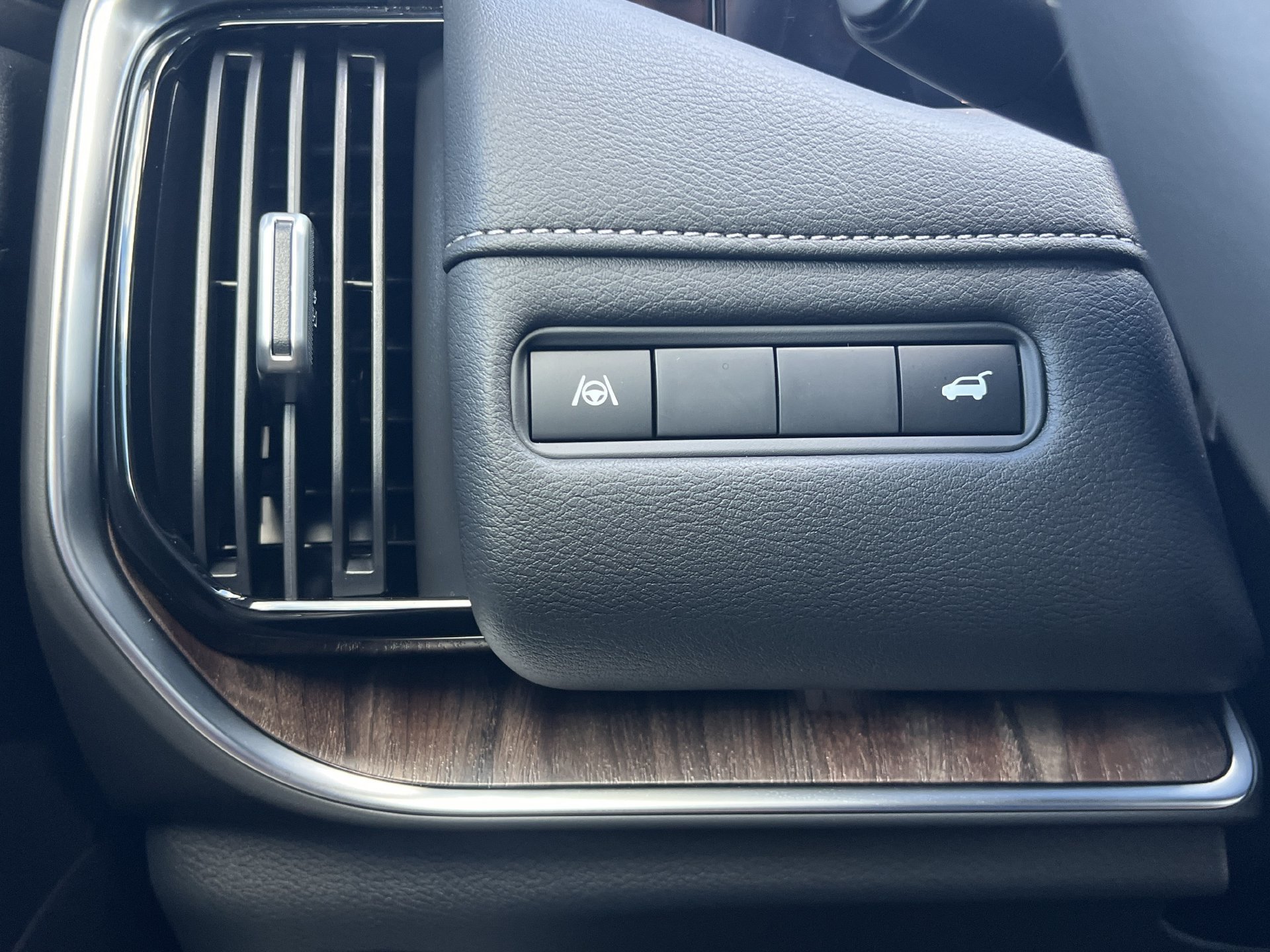 New 2026 Nissan Armada SL AWD/4WD image 12
