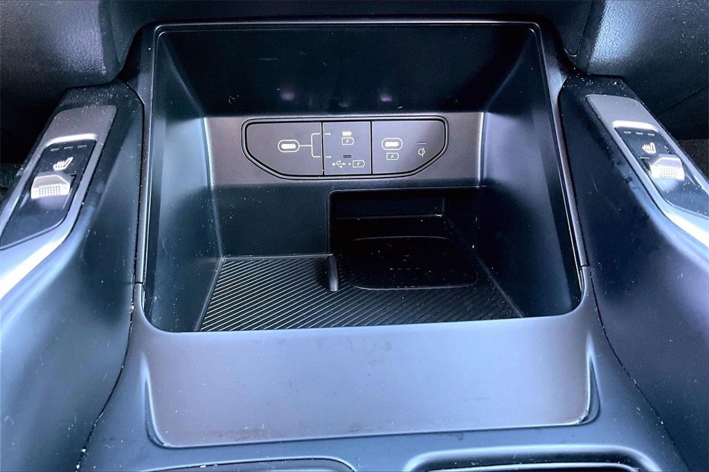 Certified 2025 Kia Sorento EX w/ Panoramic Sunroof Package image 24