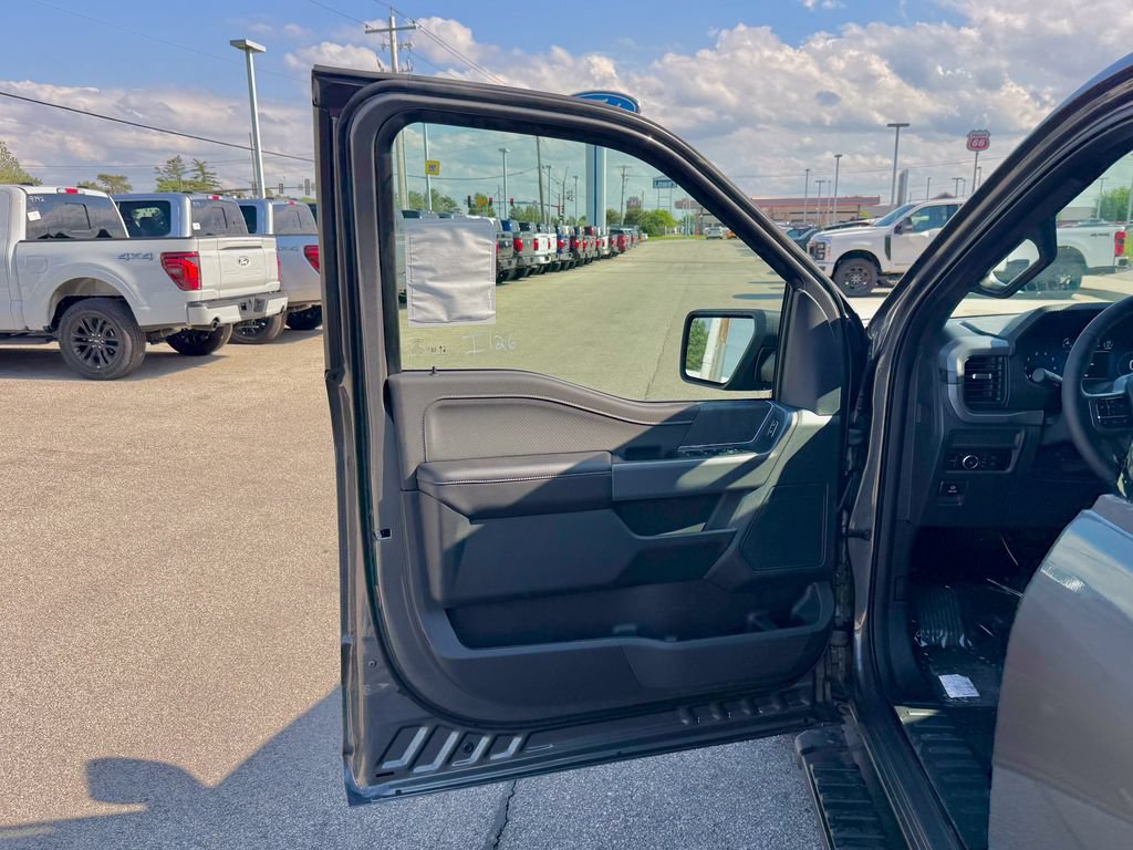 New 2026 Ford F150 XLT w/ XLT Black Appearance Package AWD/4WD image 13