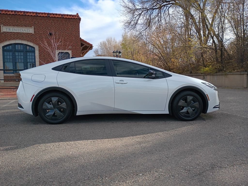 New 2026 Toyota Prius SE image 7