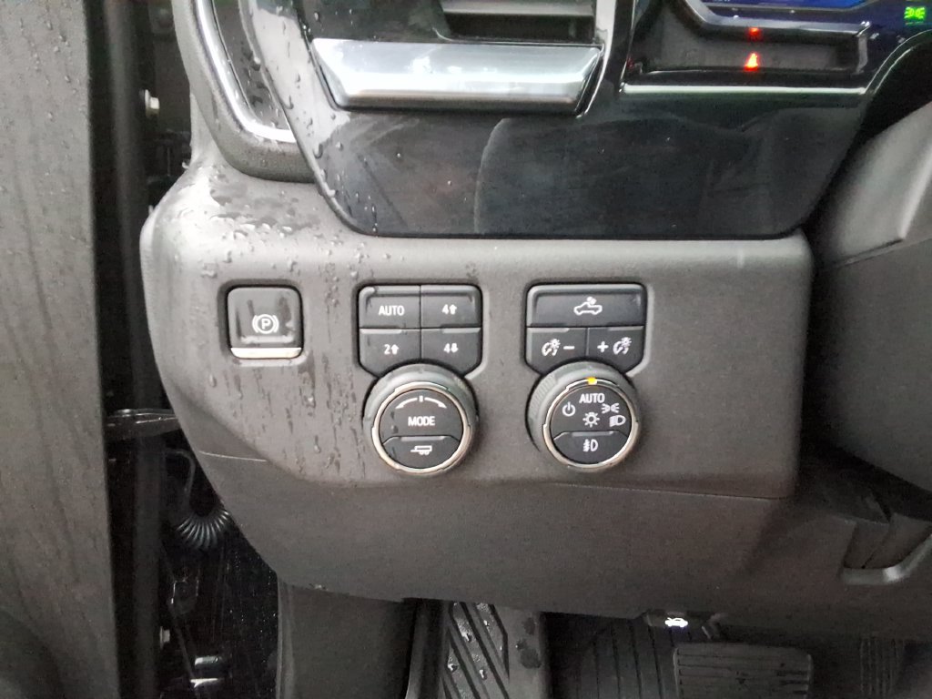 Certified 2024 Chevrolet Silverado 1500 LT Trail Boss w/ Convenience Package II AWD/4WD image 39