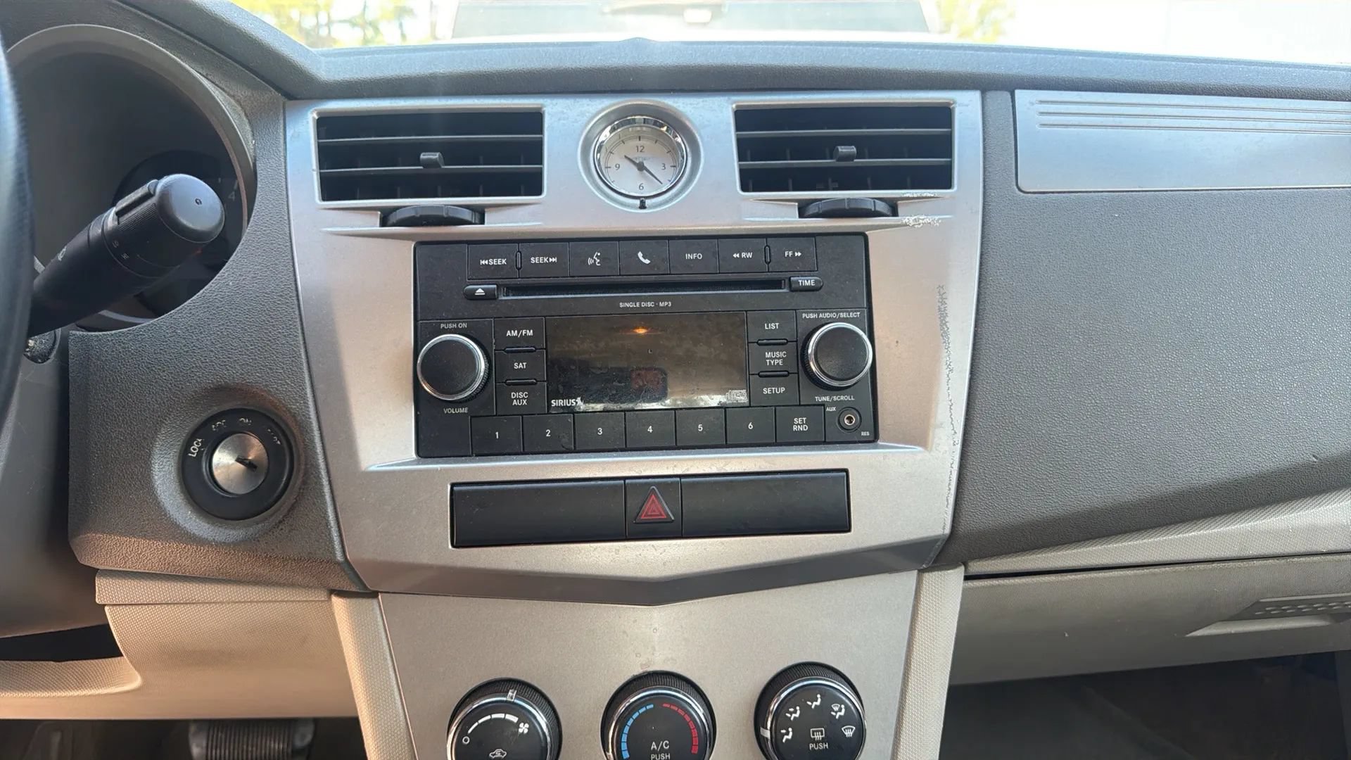 Used 2010 Chrysler Sebring Touring FWD image 9