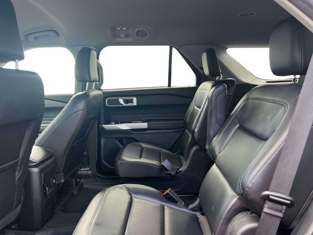 Used 2023 Ford Explorer XLT w/ Equipment Group 202A AWD/4WD image 16