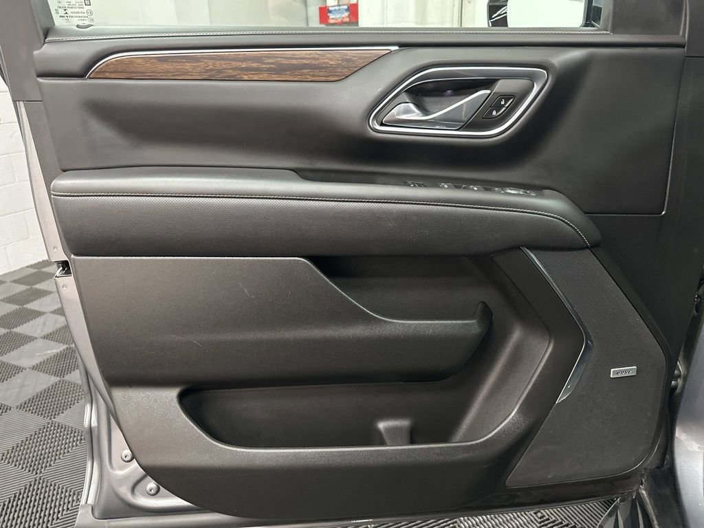 Used 2022 Chevrolet Tahoe Premier AWD/4WD image 16