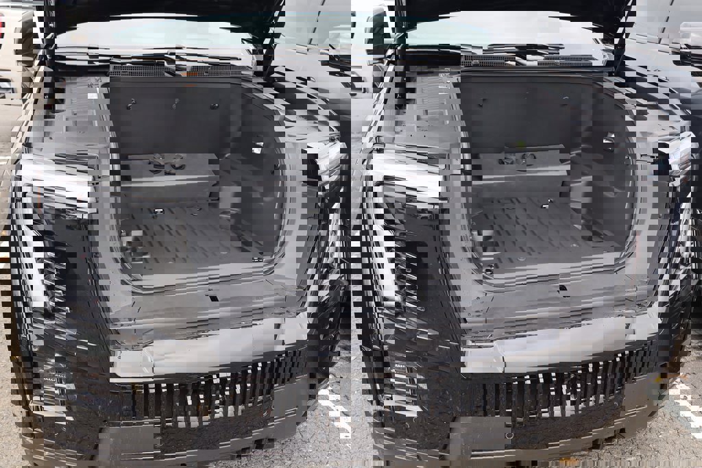 New 2026 GMC Sierra EV Elevation w/ Premium Package image 28