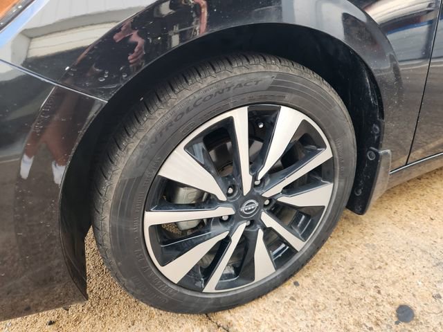 Used 2024 Nissan Sentra SV w/ SV Premium Package FWD image 10