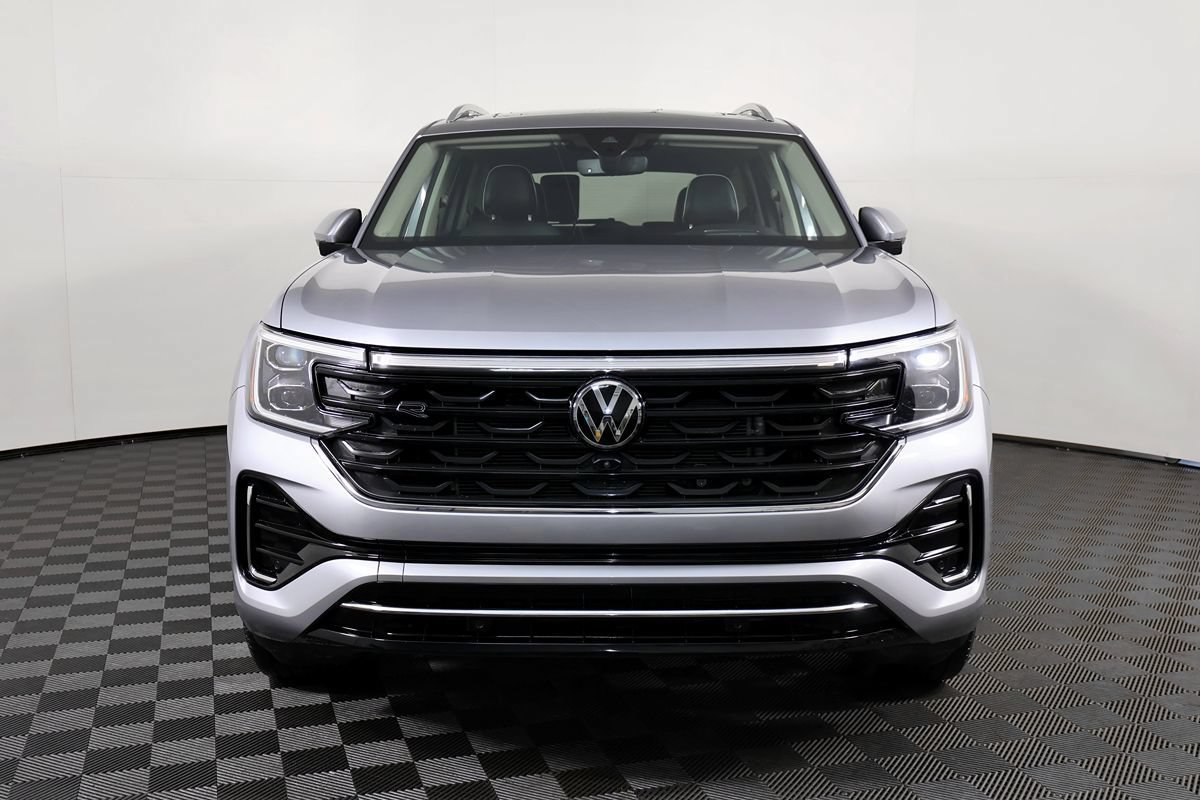 Used 2024 Volkswagen Atlas SEL Premium R-Line AWD/4WD image 4