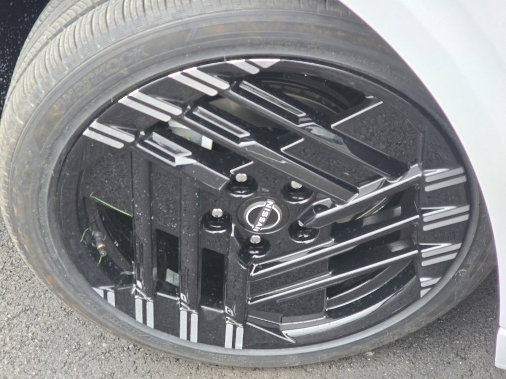 New 2026 Nissan Sentra SR w/ Floor Mat Package image 18