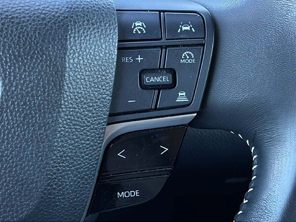 Used 2025 Toyota Camry SE FWD image 19