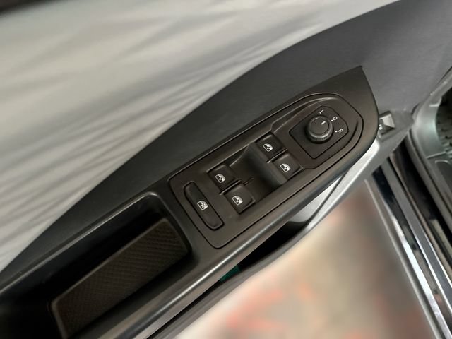 Certified 2023 Volkswagen Taos S FWD image 16