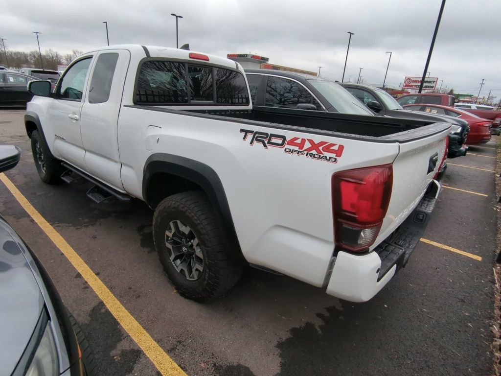 Used 2019 Toyota Tacoma TRD Off-Road w/ Technology Package image 4