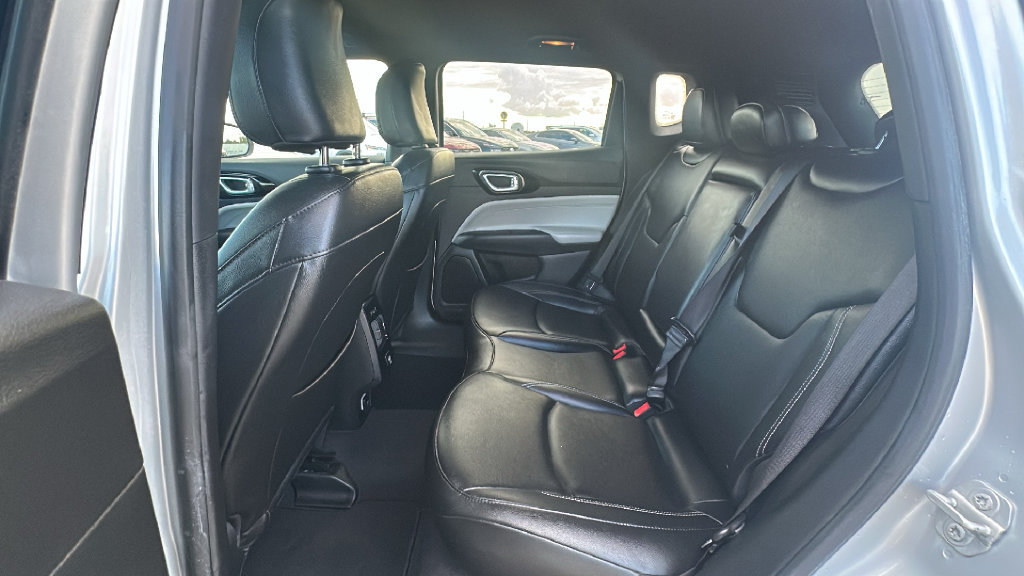 Used 2025 Jeep Compass Limited AWD/4WD image 33