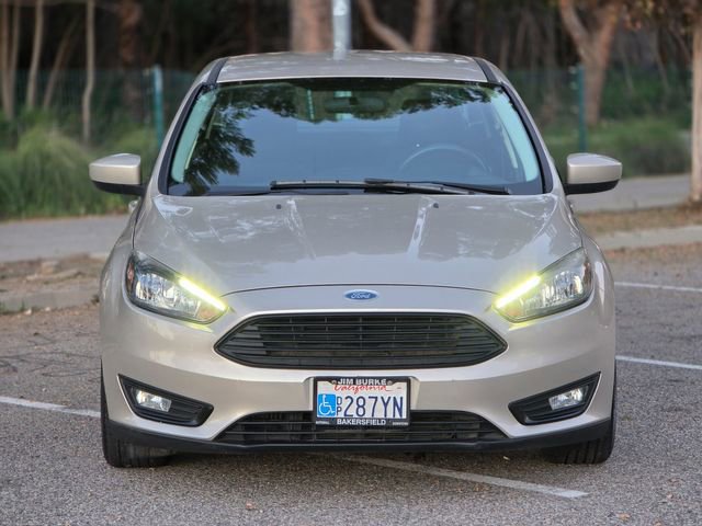 Used 2018 Ford Focus SE w/ SE Appearance Package image 18