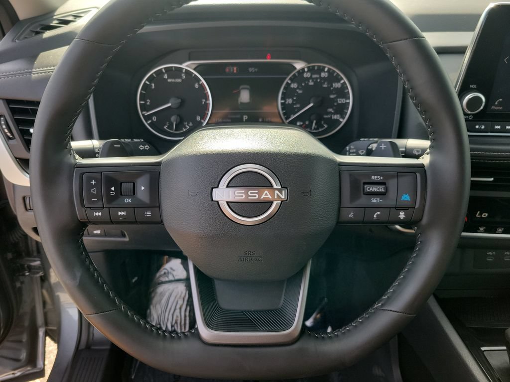 Certified 2026 Nissan Rogue SV FWD image 18