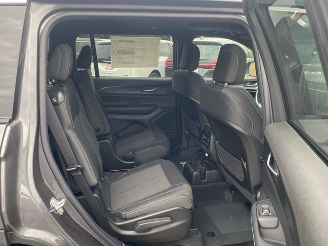 New 2025 Jeep Grand Cherokee L Laredo w/ Luxury Tech Group I image 30