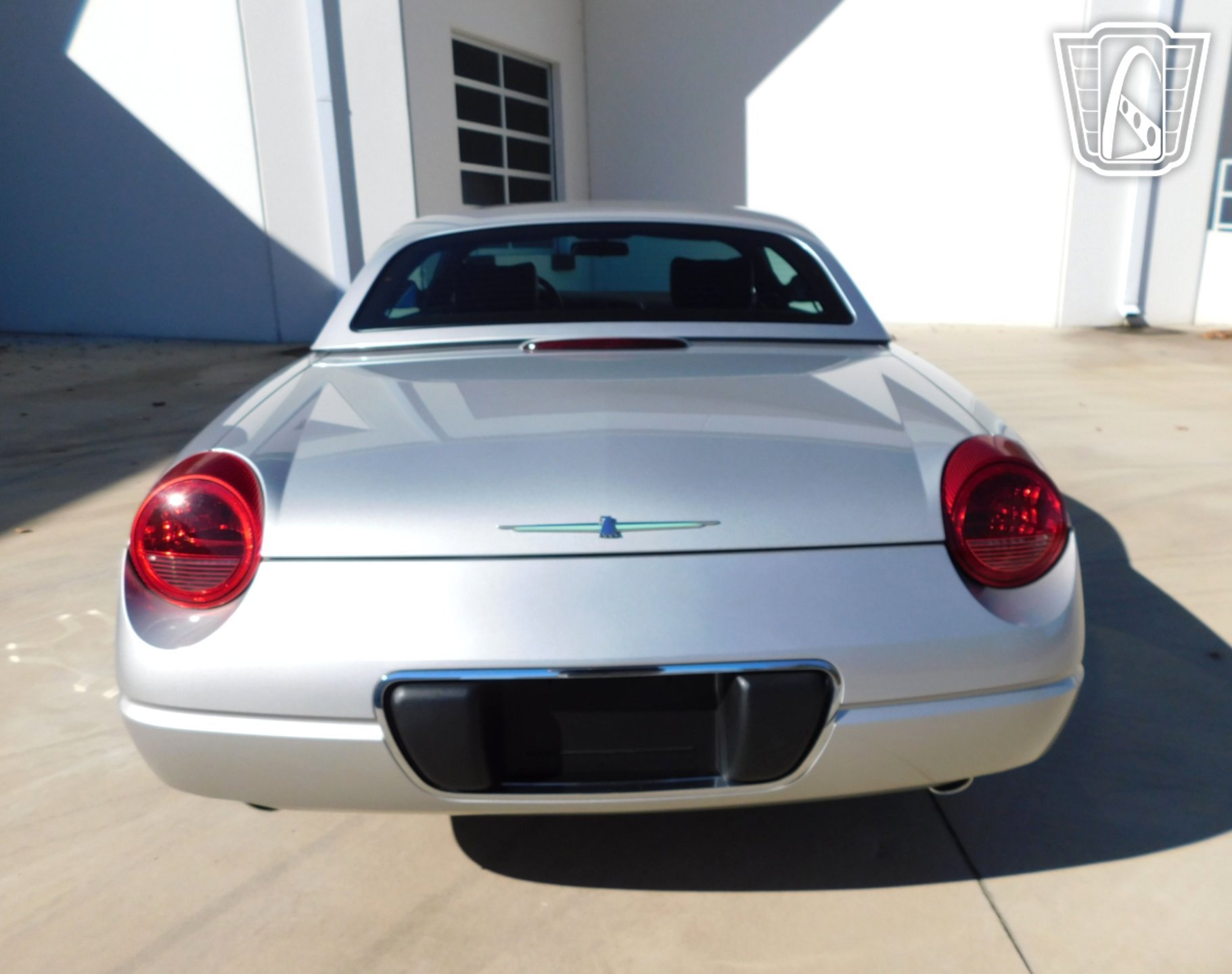 Used 2005 Ford Thunderbird image 22