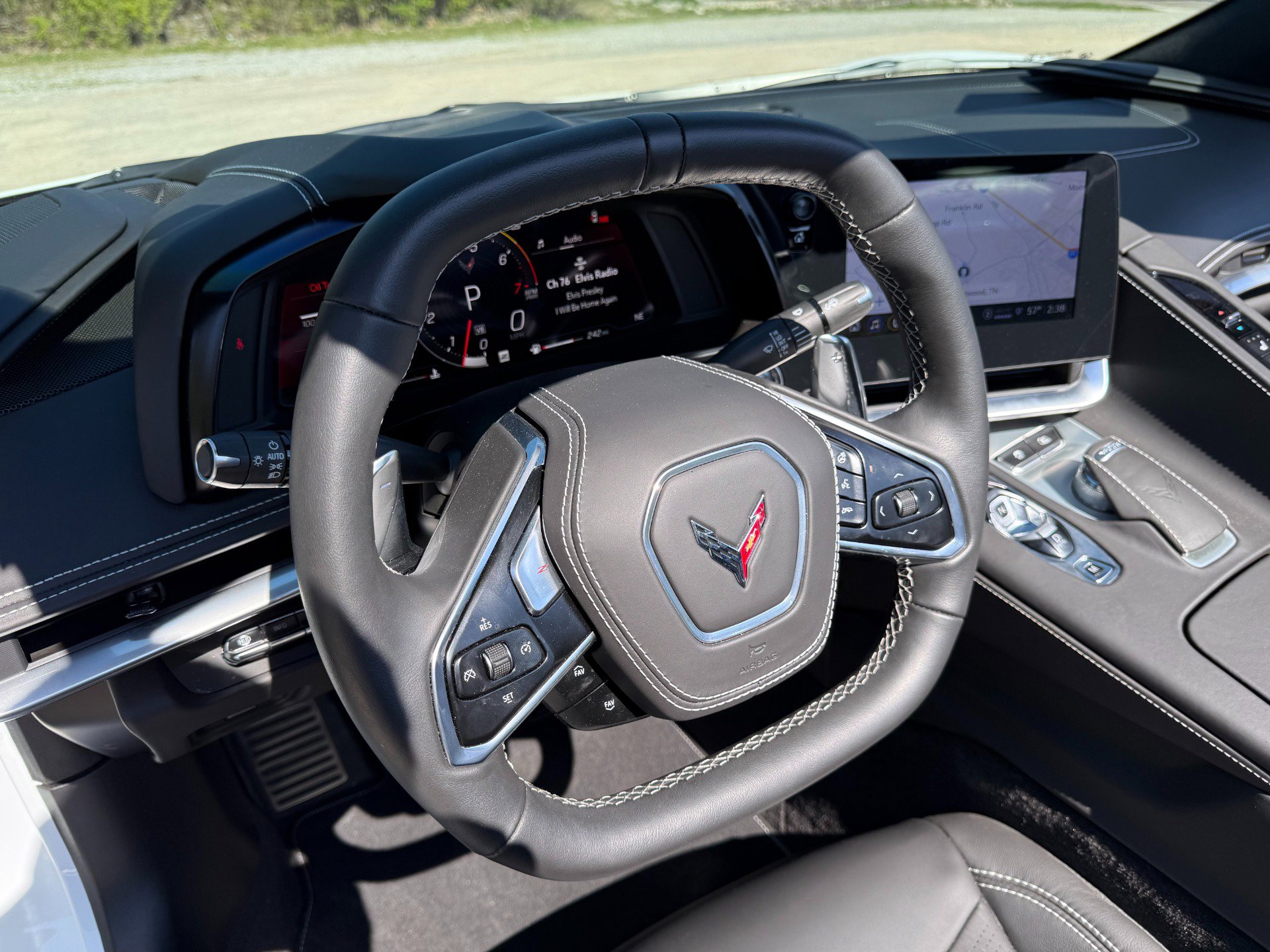 Used 2023 Chevrolet Corvette Stingray Premium Conv w/ Z51 Performance Package RWD image 17