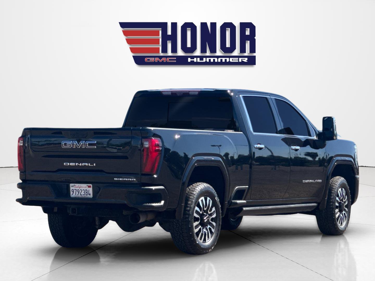 Used 2024 GMC Sierra 2500 Denali Ultimate AWD/4WD image 4
