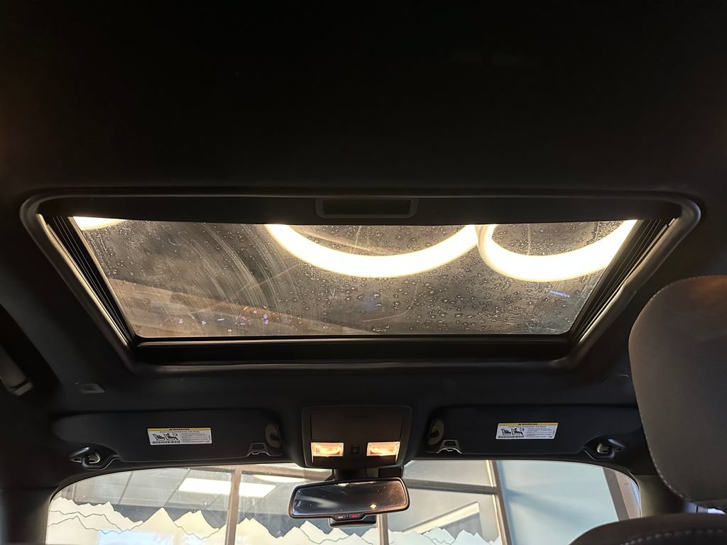 Used 2022 Dodge Challenger SXT AWD/4WD image 20