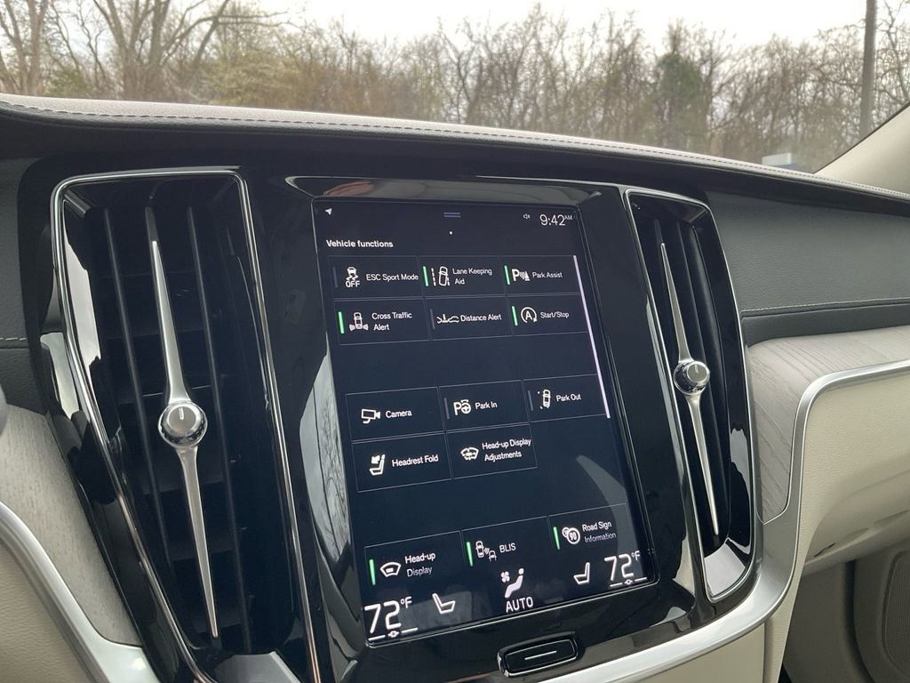 Used 2020 Volvo S60 T5 Inscription image 24