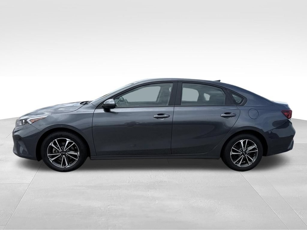 Used 2024 Kia Forte LXS FWD image 2