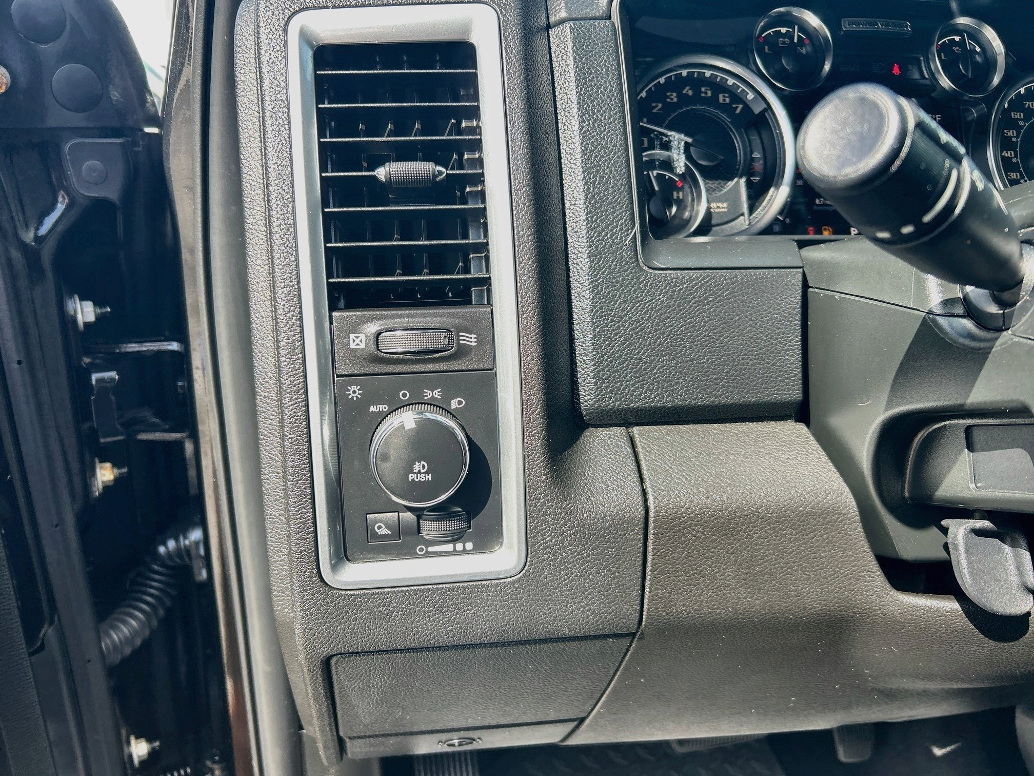 Used 2018 RAM 2500 Power Wagon w/ Leather & Luxury Group AWD/4WD image 10