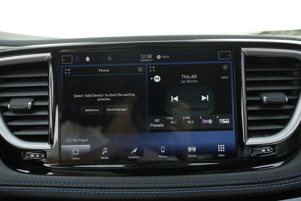 Used 2021 Chrysler Pacifica Touring image 44