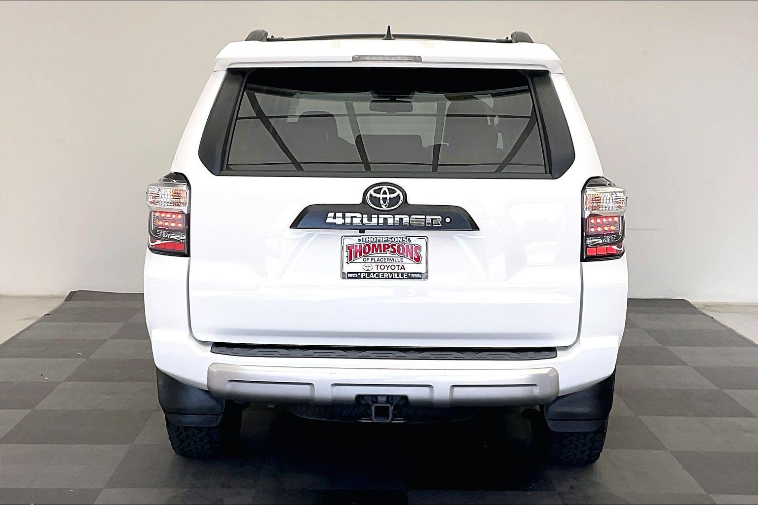 Used 2017 Toyota 4Runner TRD Off-Road Premium AWD/4WD image 3