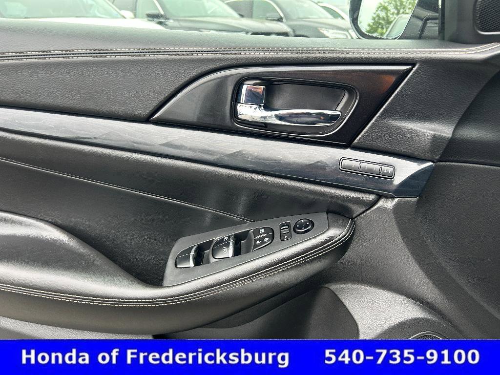 Used 2019 Nissan Maxima Platinum w/ Sport Mat Group FWD image 25