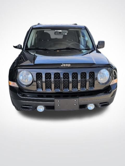Used 2012 Jeep Patriot Latitude FWD image 2