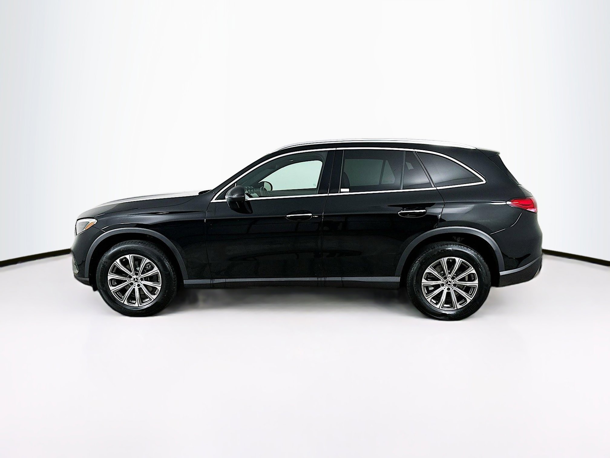 Used 2024 Mercedes-Benz GLC 300 image 4