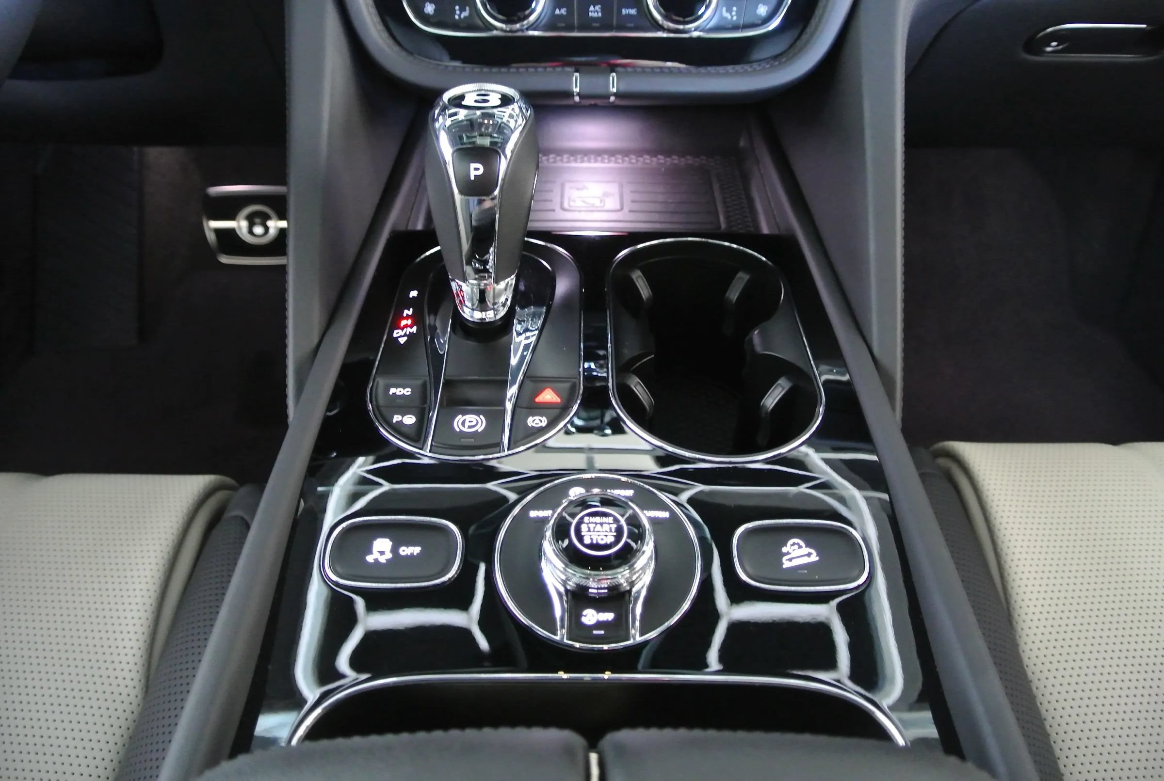 Used 2023 Bentley Bentayga AWD/4WD image 36