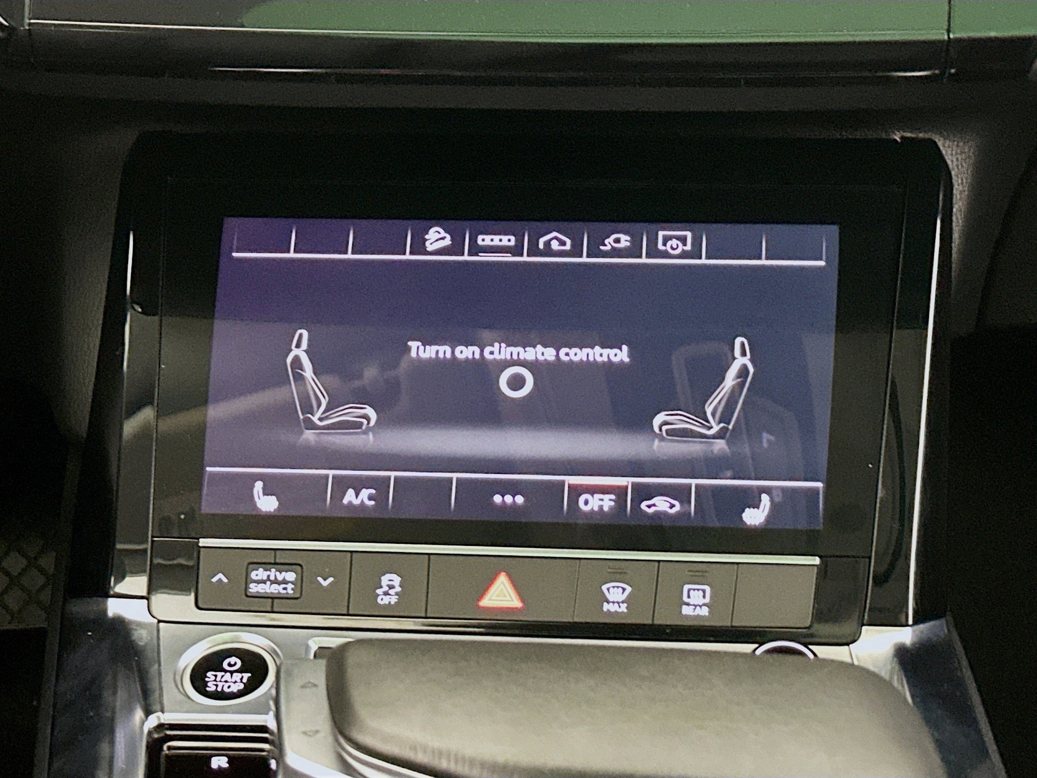 Used 2022 Audi e-tron Premium w/ Convenience Plus Package image 13