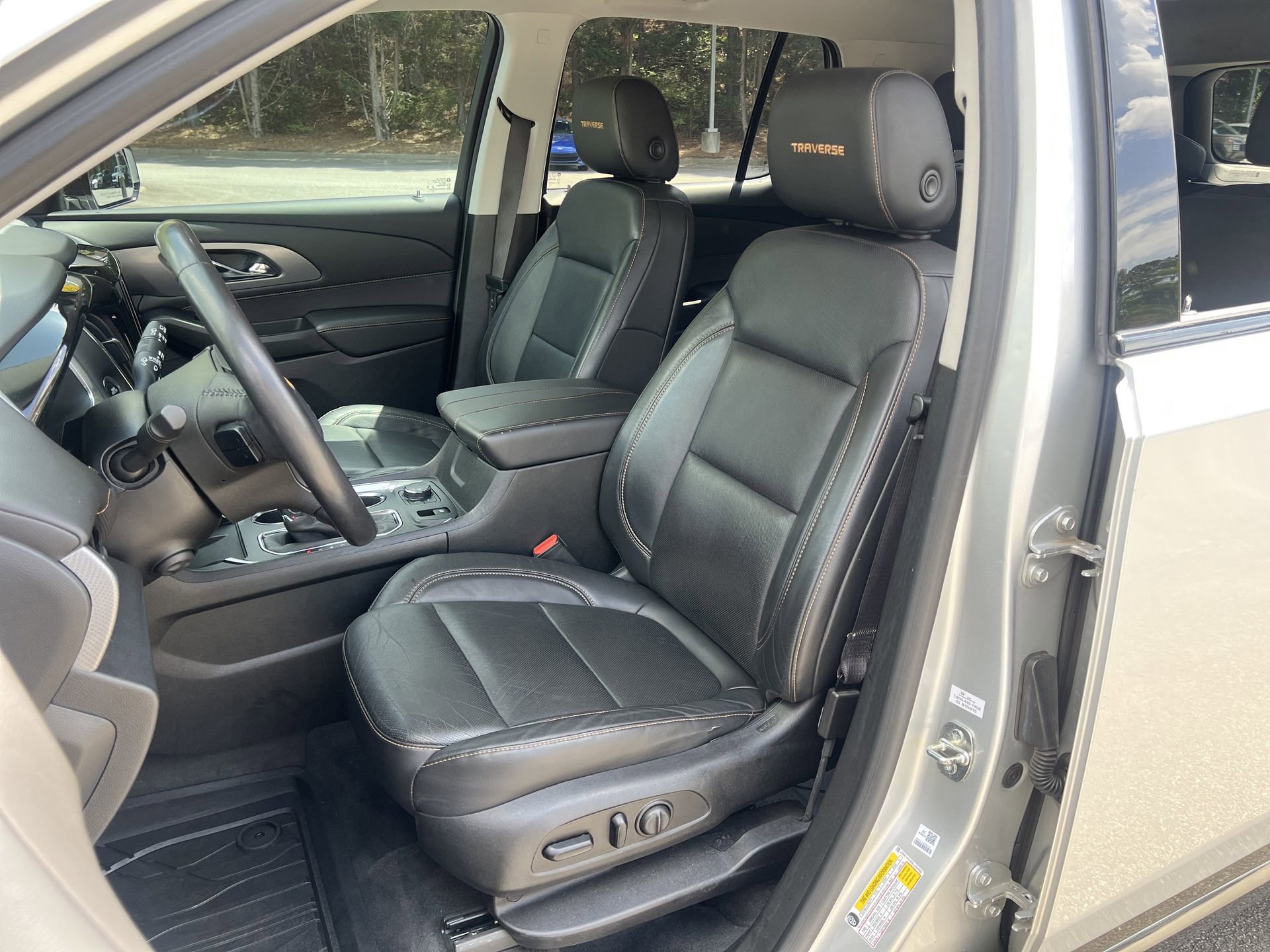 Used 2020 Chevrolet Traverse Premier w/ Redline Edition image 17