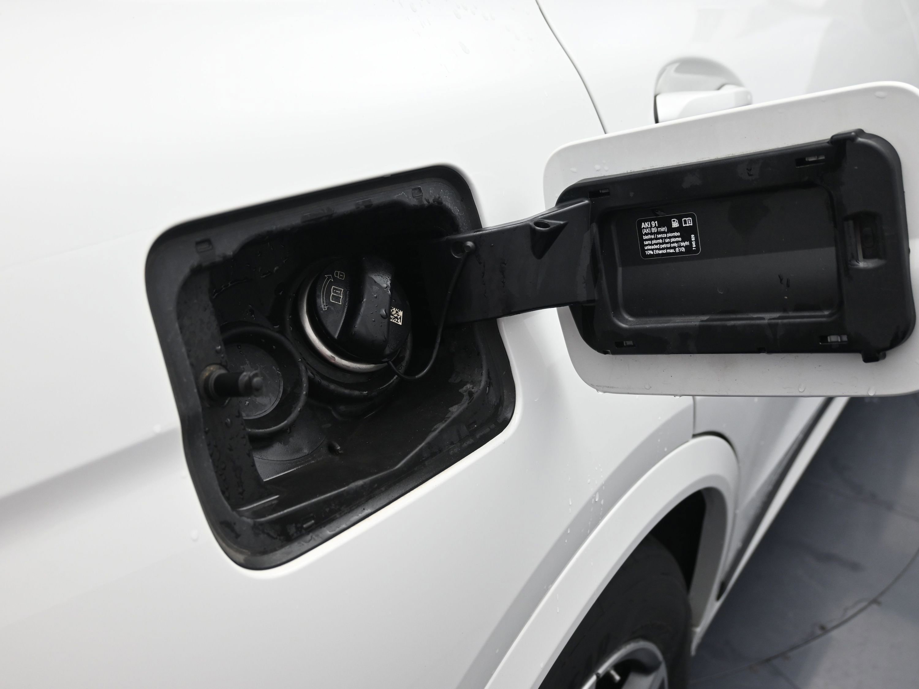 Used 2024 BMW X7 xDrive40i w/ M Sport Package image 11