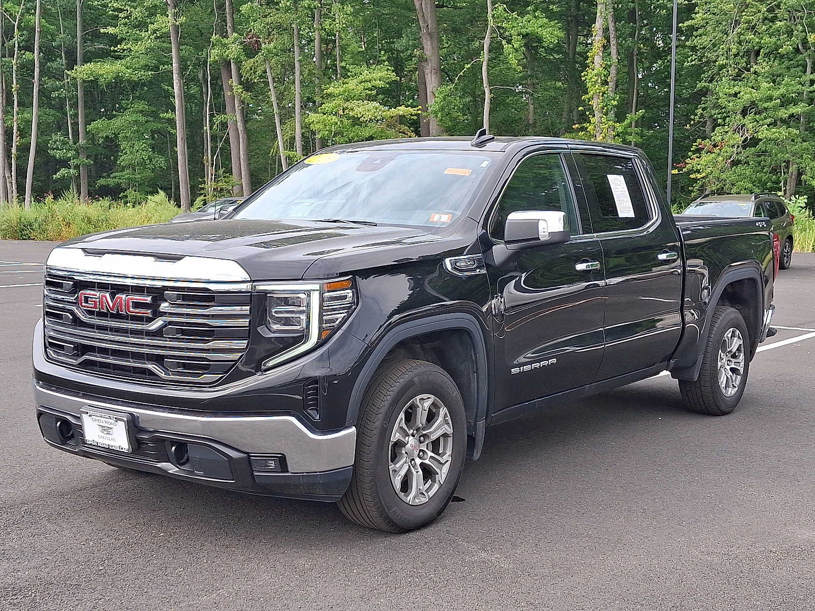 Used 2025 GMC Sierra 1500 SLT AWD/4WD image 3