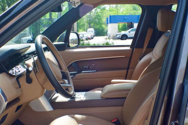 Used 2025 Land Rover Range Rover Long Wheelbase SE AWD/4WD image 18