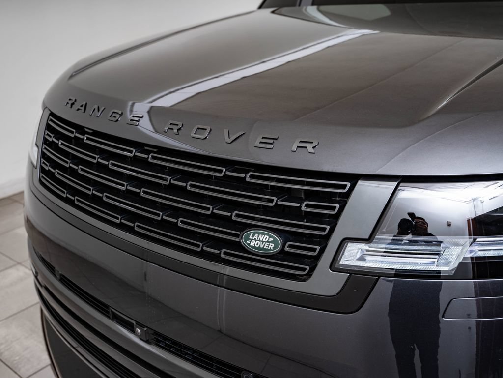 Used 2025 Land Rover Range Rover SE AWD/4WD image 16
