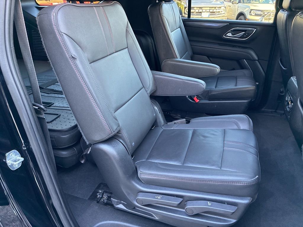 Used 2022 Chevrolet Suburban RST w/ Luxury Package AWD/4WD image 22